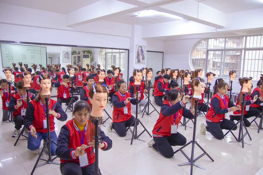 1668066454389343.jpg 美發(fā).jpg