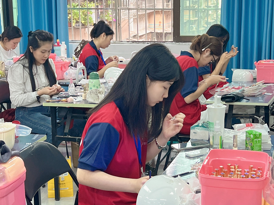廣西美甲學(xué)習(xí)日常，到處都是歡聲笑語(yǔ)