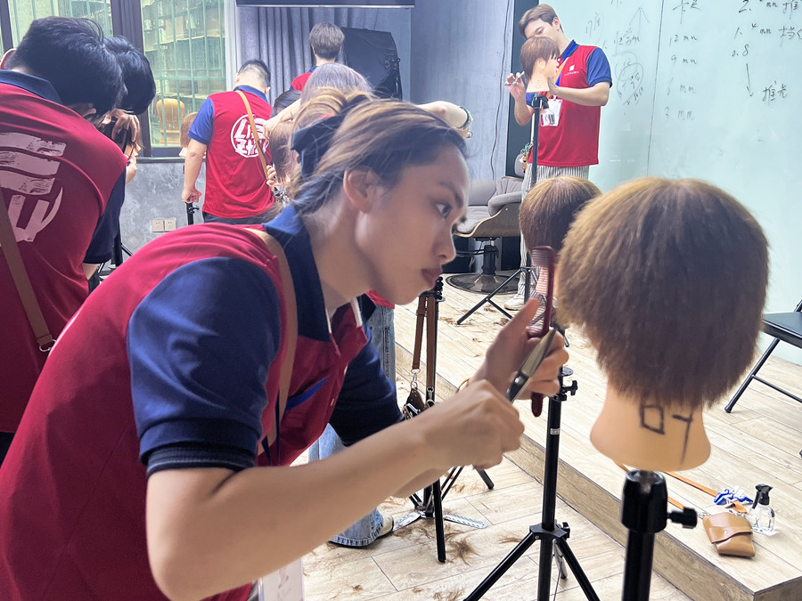 美發(fā)新手核心技術(shù)點(diǎn)，廣西剪發(fā)造型學(xué)校分享