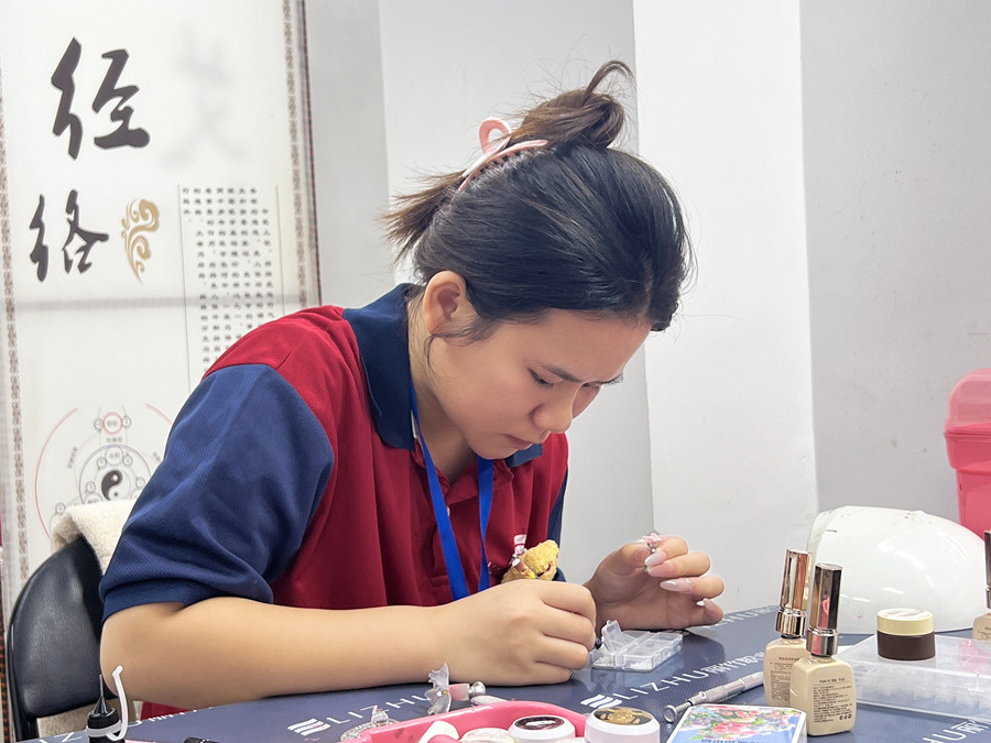 冰粉蝴蝶美甲，南寧美甲技能大賽作品解析